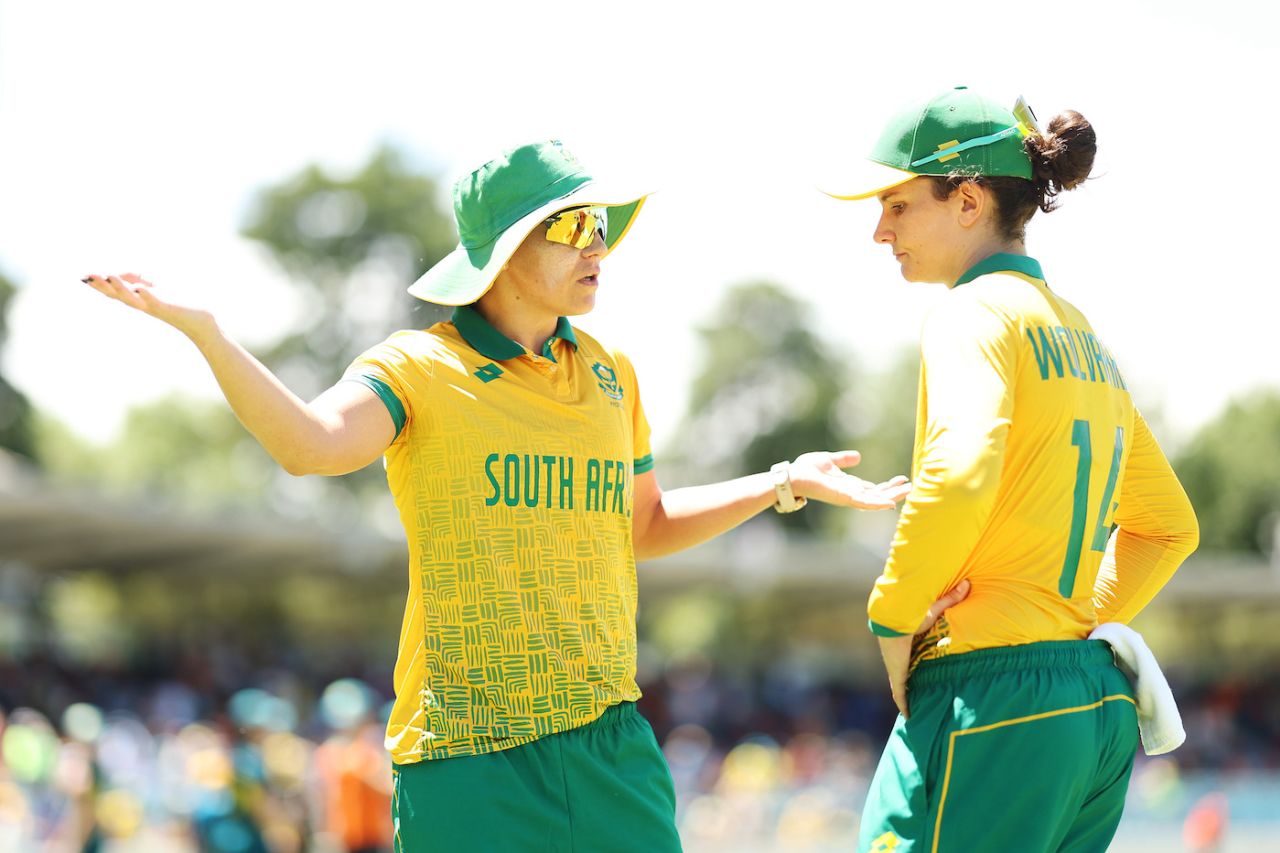 Marizanne Kapp doesn't seem happy with her captain Laura Wolvaardt, Australia vs South Africa, 1st women's T20I, Canberra, January 27, 2024