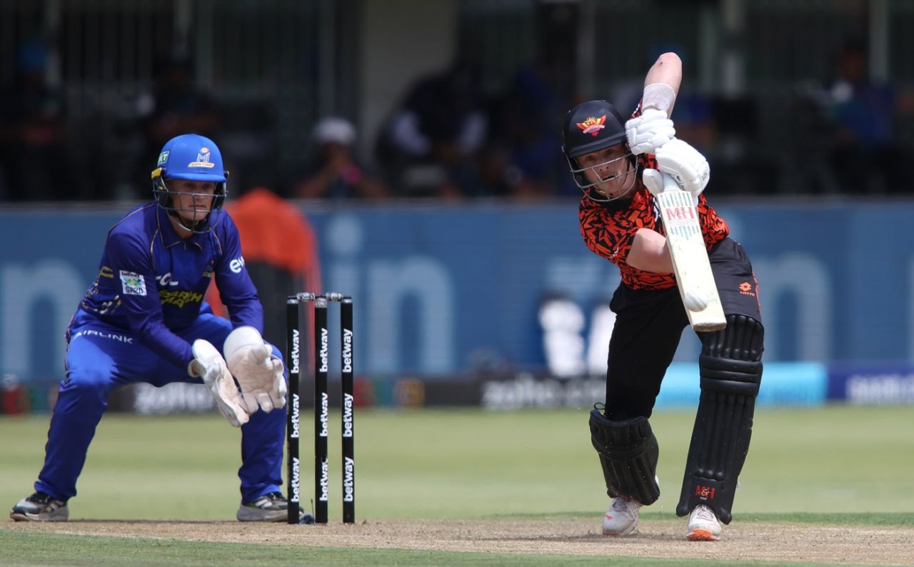 Tom Abell punches down the ground, Sunrisers Eastern Cape vs MI Emirates, SA20 2024, Gqeberha, January 27, 2024