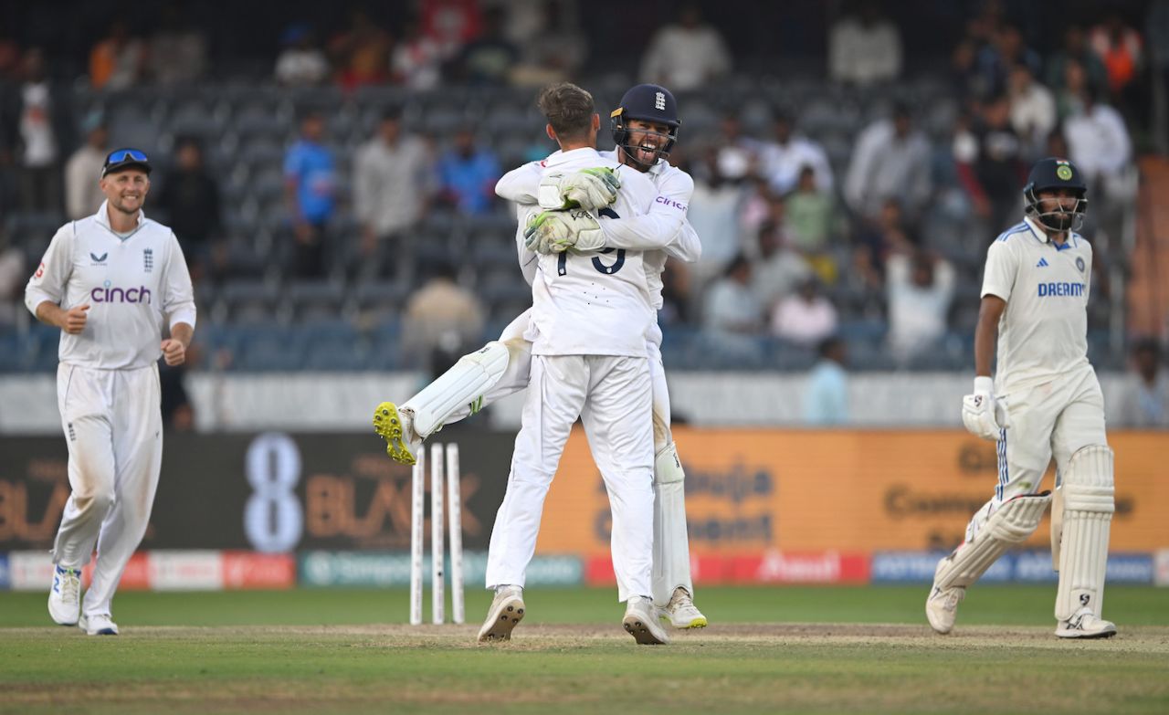 Ben Foakes celebrates with man of the moment Tom Hartley, India vs England, 1st Test, Hyderabad, 4th day, January 28, 2024