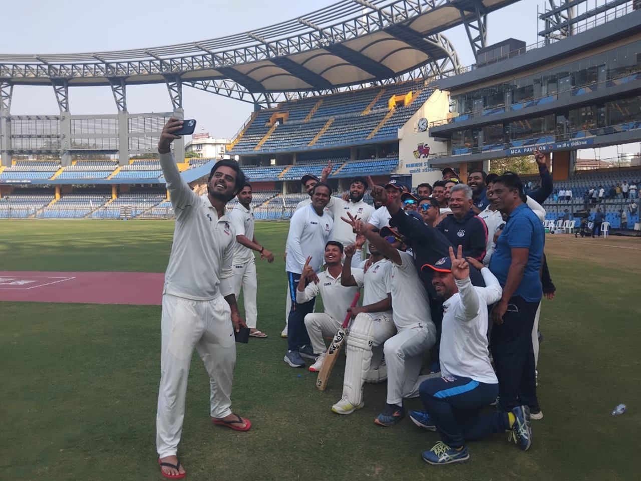 Nitish Rana takes a selfie with his UP team-mates after the win against Mumbai, Mumbai vs UP, Ranji Trophy 2023-24, Day 4, Mumbai, January 29, 2024
