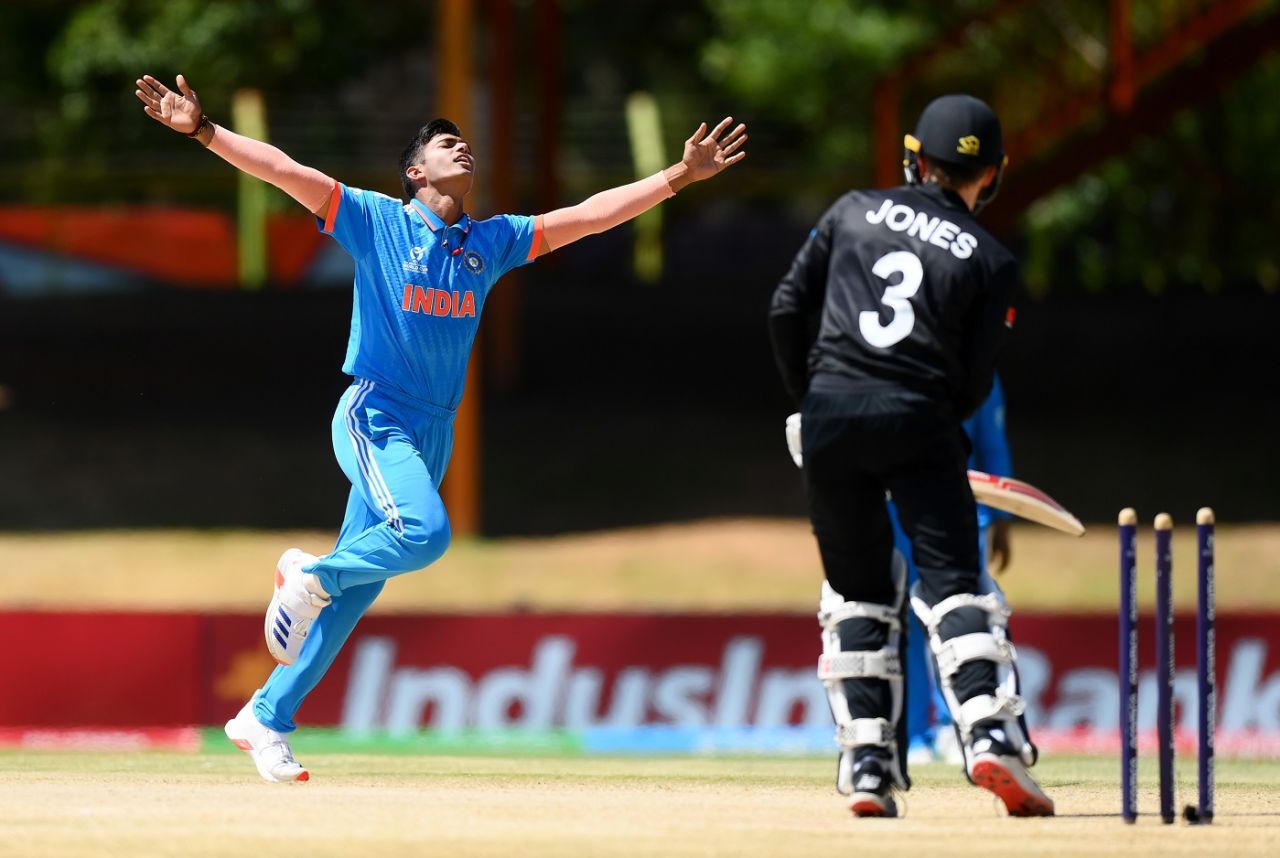 Raj Limbani's big inswinger sent Tom Jones back on the first ball of the chase, India vs New Zealand, Bloemfontein, Super Sixes, Under-19 Men's World Cup, January 30, 2024