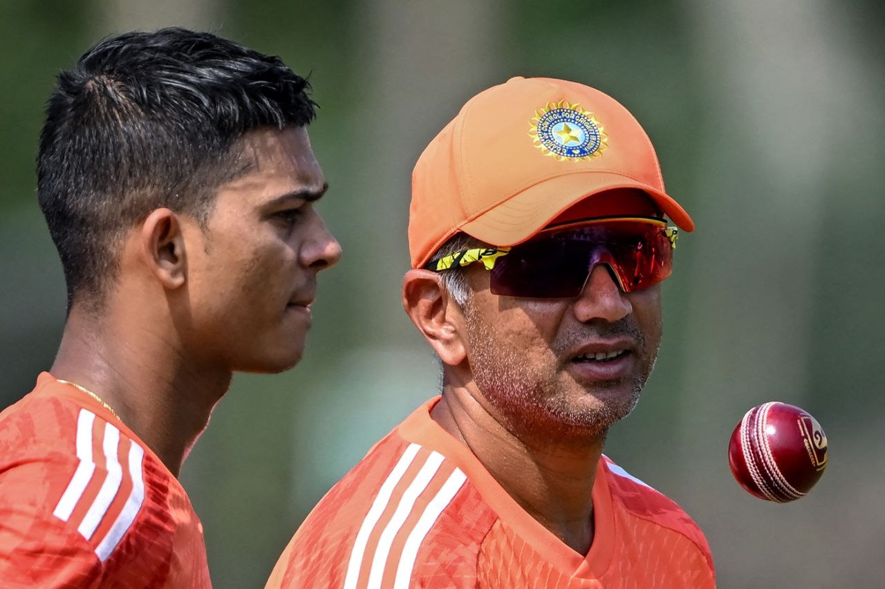 Yashasvi Jaiswal and Rahul Dravid at India's practice session, Visakhapatnam, February 1, 2024
