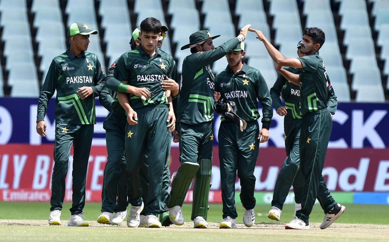 Pakistan players celebrate the dismissal of Bangladesh's Jishan Alam, Bangladesh vs Pakistan, Benoni, Under-19 Men's World Cup, February 3, 2024