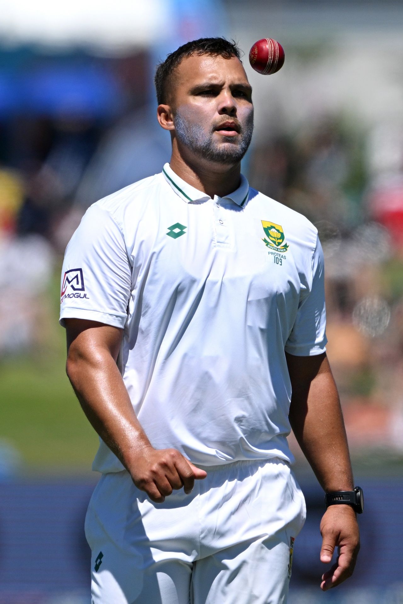 Dane Paterson gets ready to have a bowl, New Zealand vs South Africa, 1st Test, Mount Maunganui, 1st day, February 4, 2024
