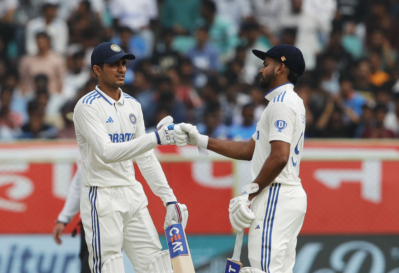 Shreyas Iyer and Shubman Gill punch gloves, India vs England, 2nd Test, Visakhapatnam, 3rd day, February 4, 2024