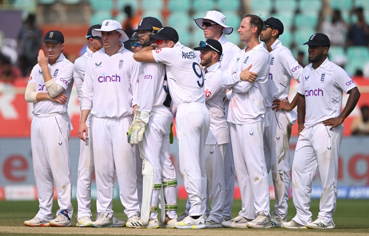 England wait for the DRS decision against Axar Patel, India vs England, 2nd Test, Visakhapatnam, 3rd day, February 4, 2024