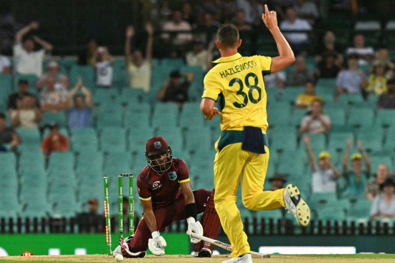 Josh Hazlewood clean bowled Shai Hope, Australia vs West Indies, 2nd ODI, Sydney, February 04, 2024