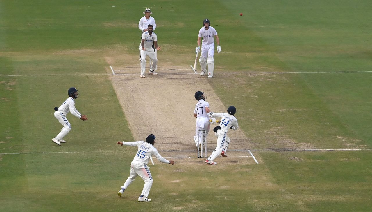 Eyes on the prize: KS Bharat moves to catch Ben Duckett off R Ashwin, in England's chase, India vs England, 2nd Test, Visakhapatnam, 3rd day, February 4, 2024