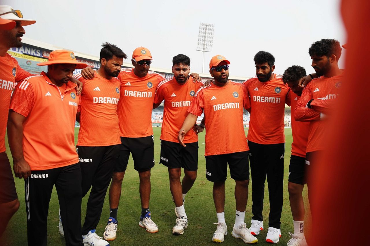The Indian team huddles together before the fourth day, India vs England, 2nd Test, 4th day, Visakhapatnam, February 5, 2024