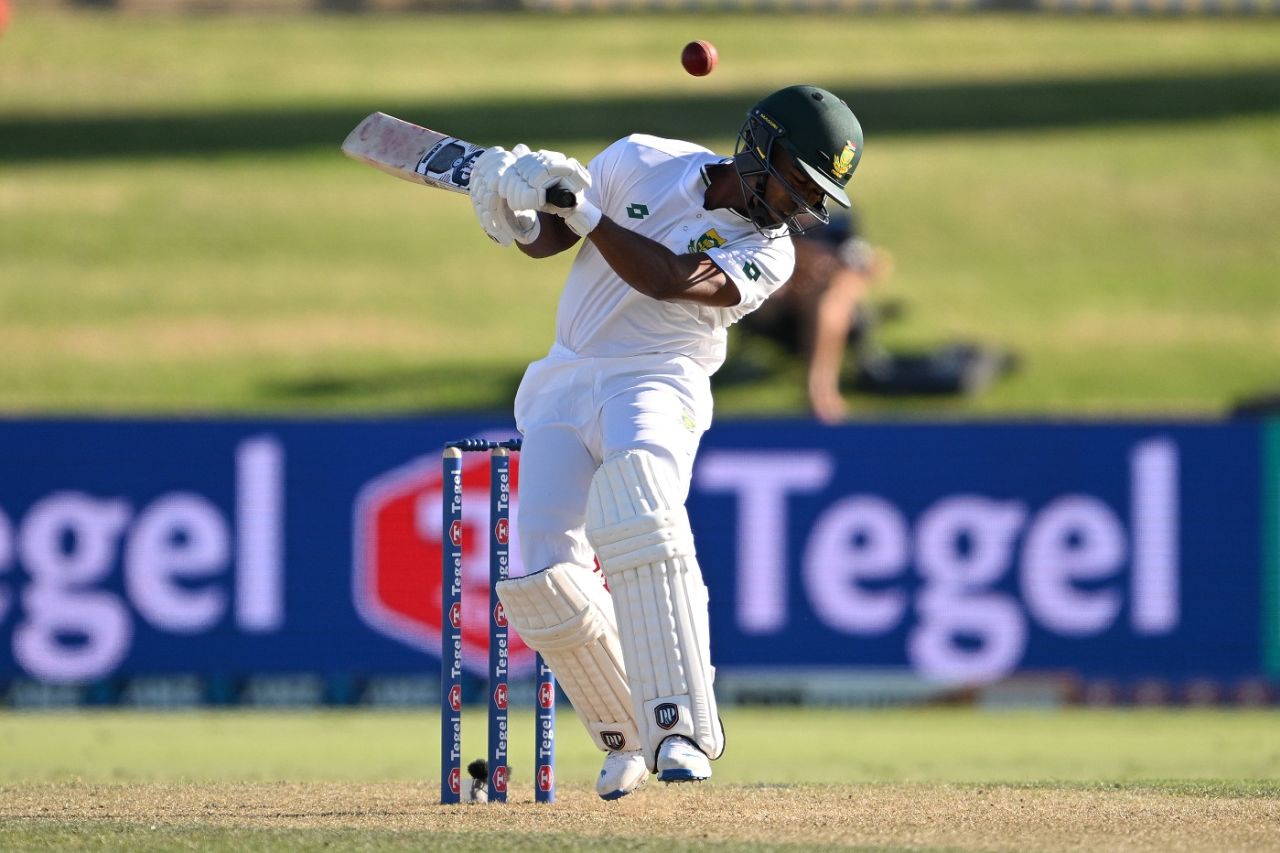 Keegan Petersen takes evasive action, New Zealand vs South Africa, 1st Test, Mount Maunganui, 2nd day, February 5, 2024