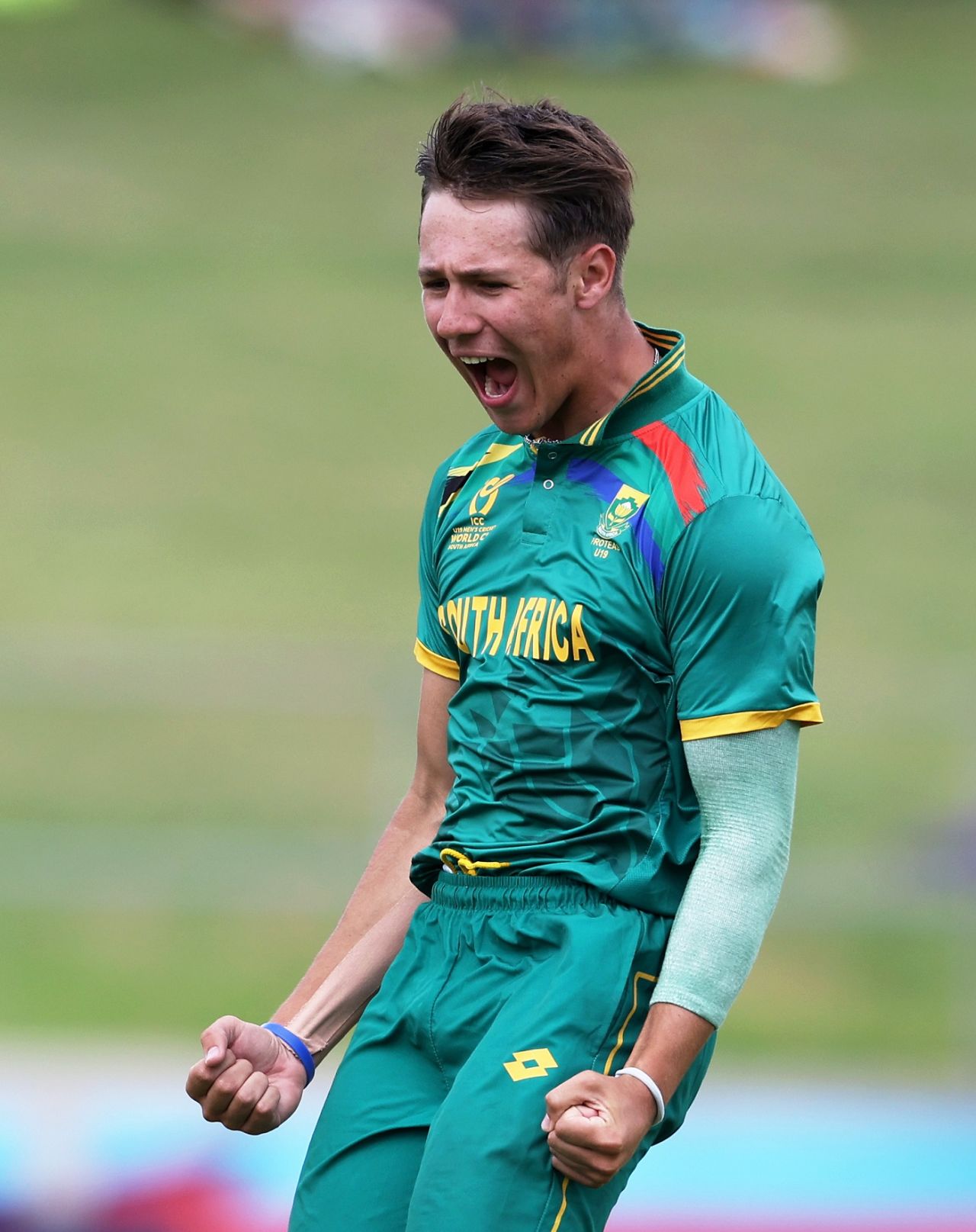 Tristan Luus exults after bouncing Musheer Khan out, South Africa vs India, 1st semi-final, Under-19 World Cup, Benoni, February 6, 2024