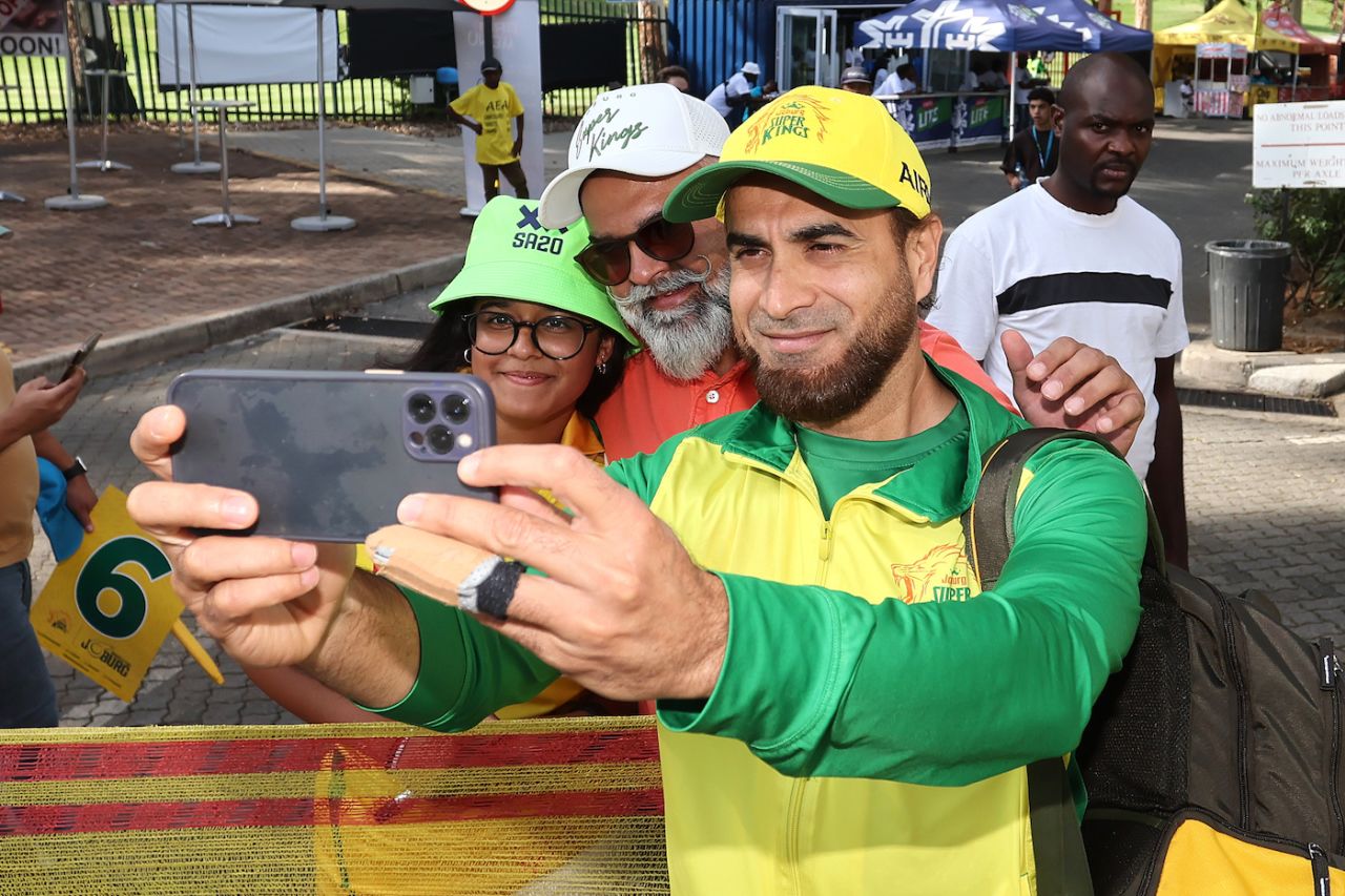 Imran Tahir takes a selfie with fans, Joburg Super Kings vs Paarl Royals, Johannesburg, SA20, Eliminator, February 7, 2024