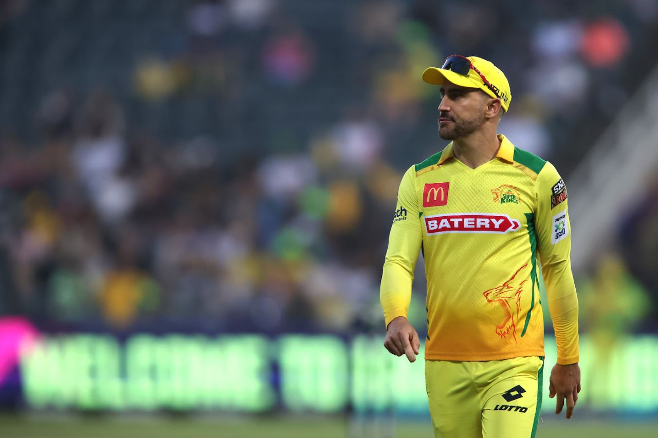 Faf du Plessis doing snazzy captain things, Joburg Super Kings vs Paarl Royals, Johannesburg, SA20, Eliminator, February 7, 2024