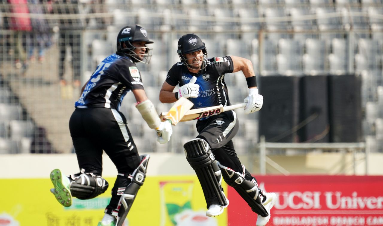 Shakib Al Hasan and Reeza Hendricks added 60 off 32 for the second wicket, Rangpur Riders vs Chattogram Challengers