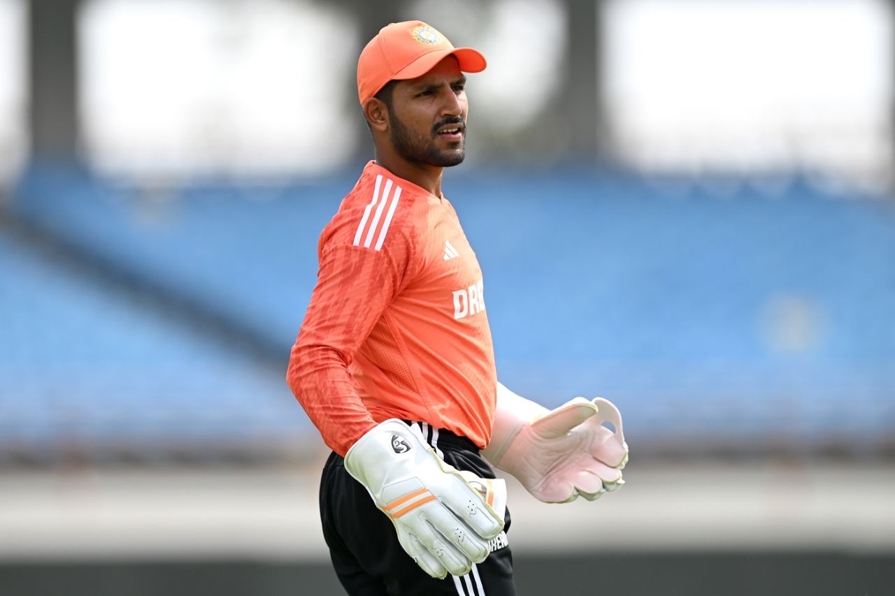 Dhruv Jurel got comfortable with the gloves in training, Rajkot, February 13, 2024