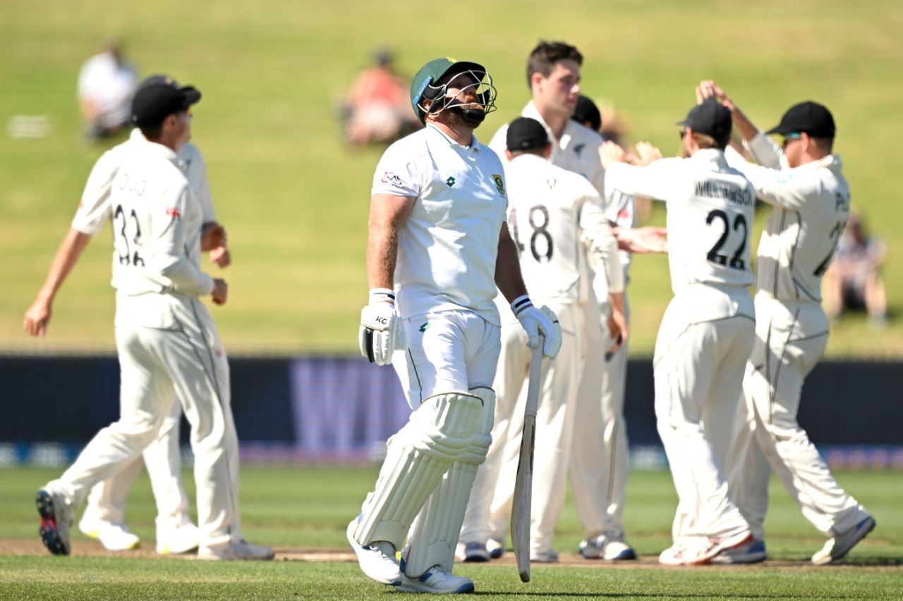 Shaun von Berg walks back as the first victim of day two, New Zealand vs South Africa, 2nd Test, Hamilton, 2nd day, February 14, 2024