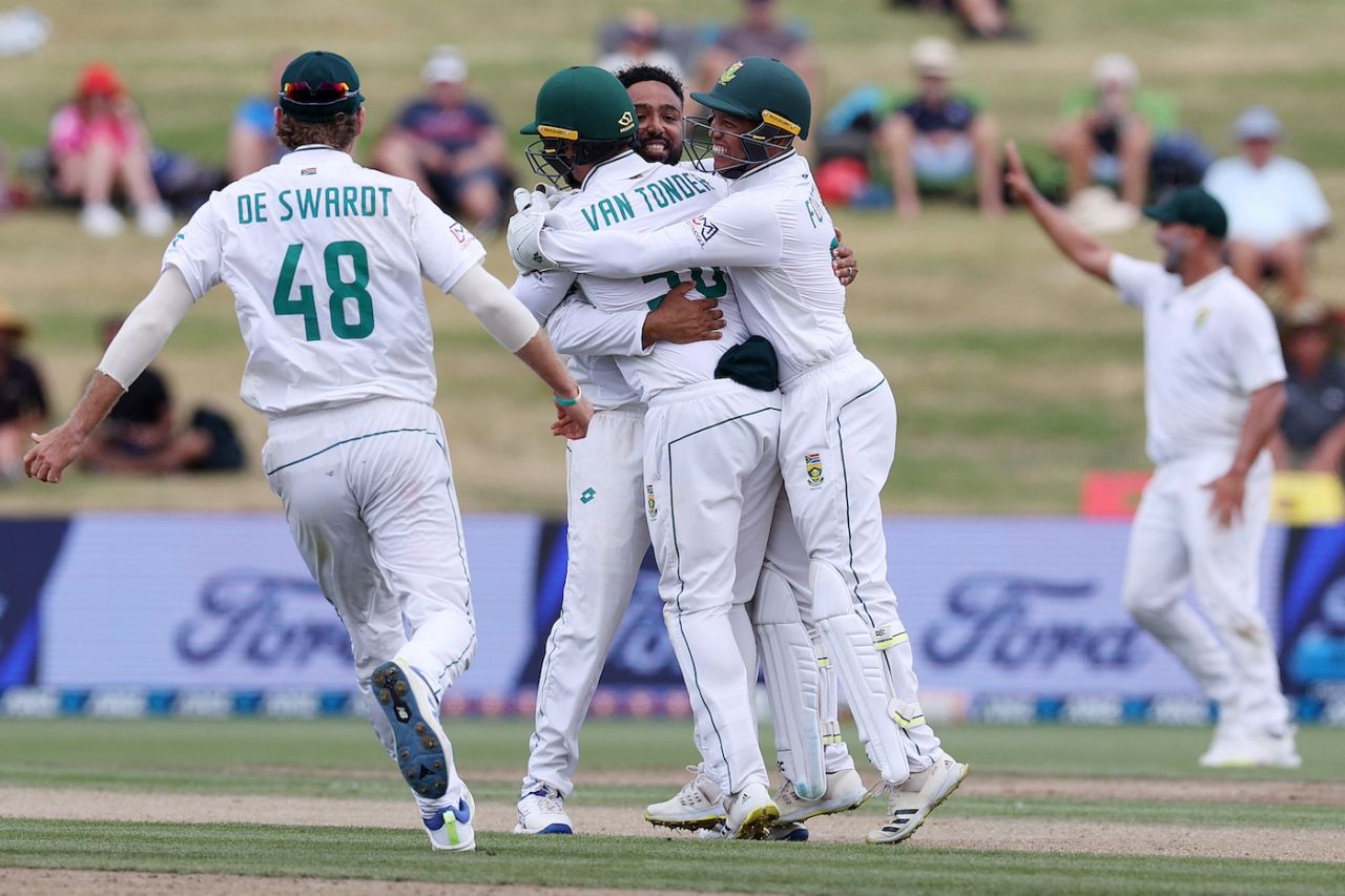 Dane Piedt removed Rachin Ravindra for his eight wicket of the match, New Zealand vs South Africa, 2nd Test, Hamilton, 4th day, February 16, 2024