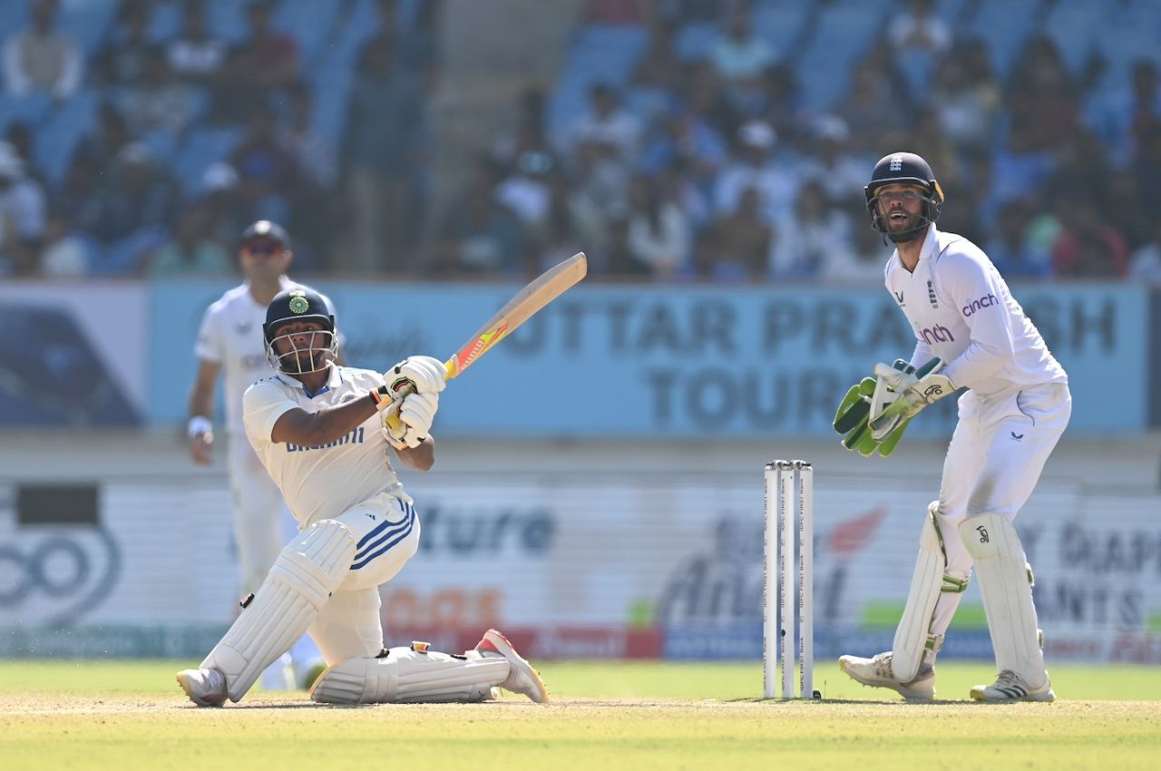 Sarfaraz Khan struck a six before lunch, India vs England, 3rd Test, Rajkot, 4th day, February 18, 2024