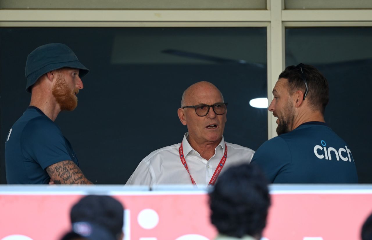 Ben Stokes and Brendon McCullum chat with match referee Jeff Crowe, India vs England, 3rd Test, Rajkot, 4th day, February 18, 2024