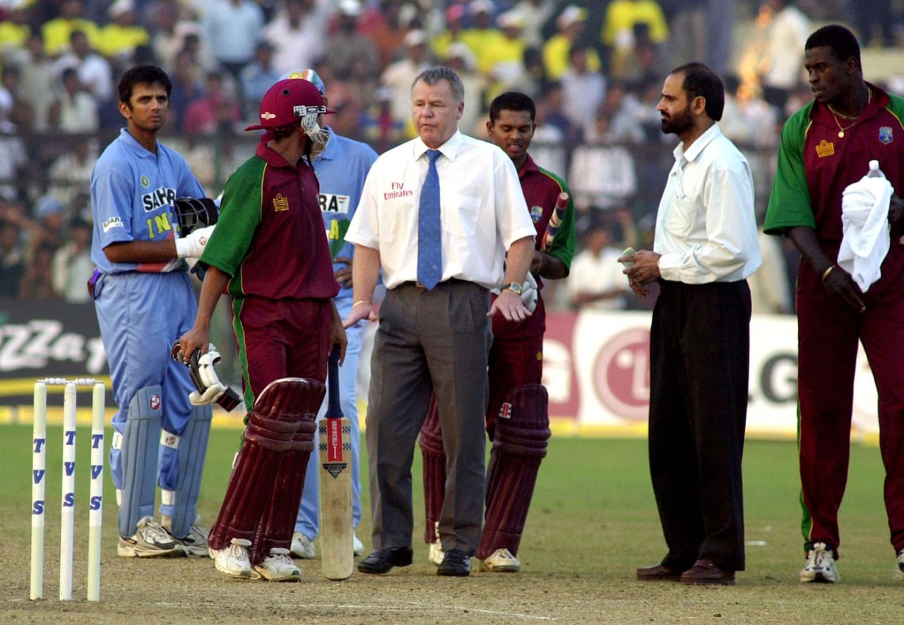 Match referee Mike Procter talks to Ramnaresh Sarwan, India vs West Indies, 1st ODI, Jamshedpur, November 6, 2002
