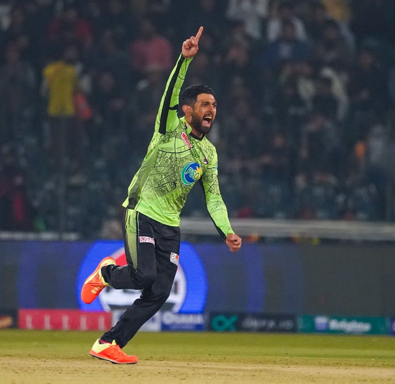 Sikandar Raza bowled Jason Roy, Lahore Qalandars vs Quetta Gladiators, PSL 2024, Lahore, February 19, 2024