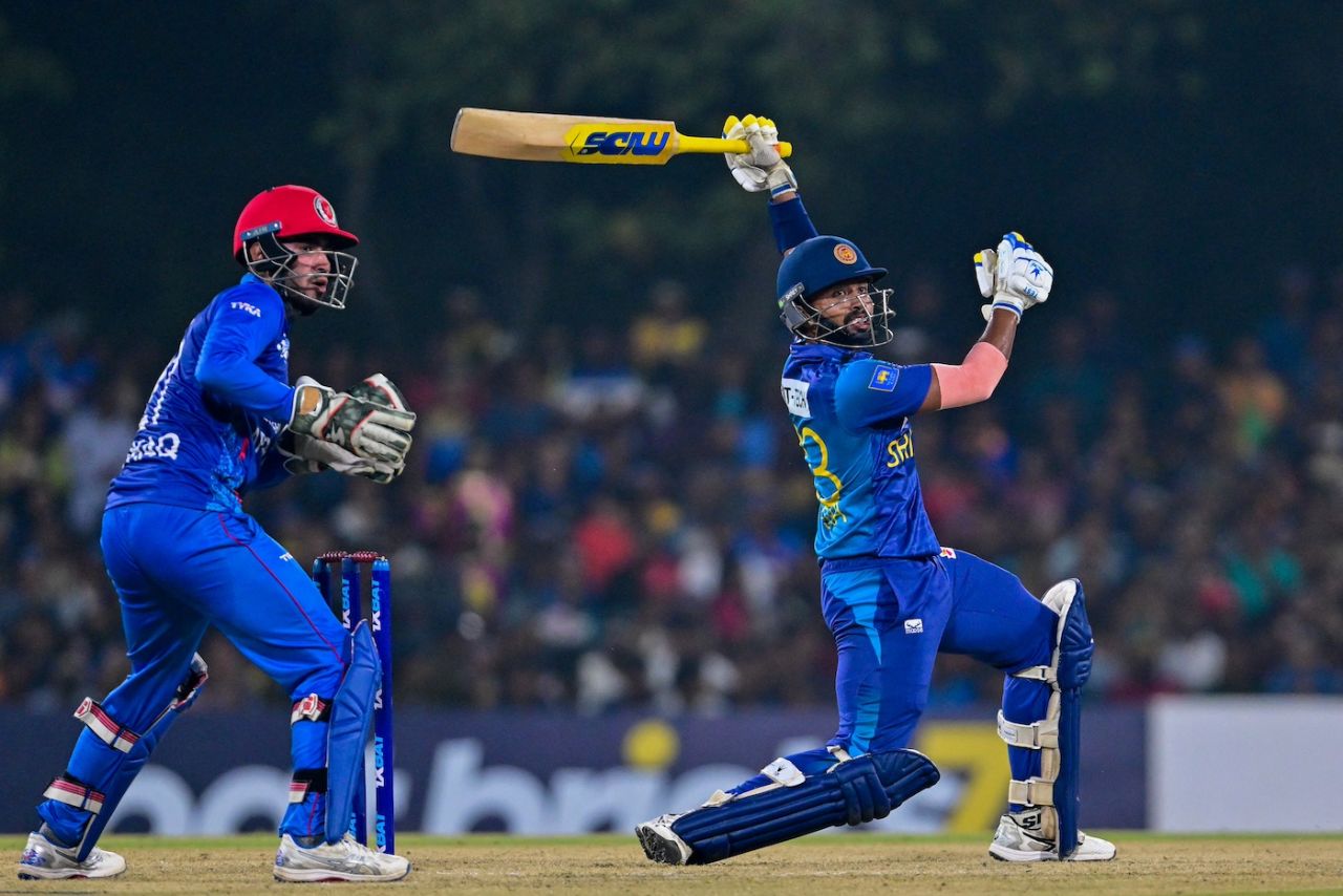 Sadeera Samarawickrama loses his shape, and his grip on the bat, Sri Lanka vs Afghanistan, 3rd T20I, Dambulla, February 21, 2024