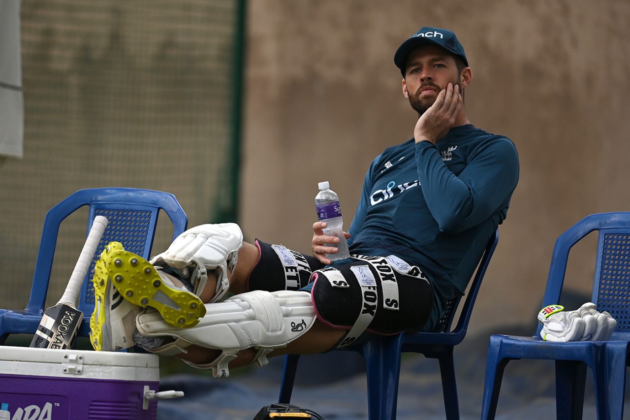 Ben Foakes puts his feet up at England training, Ranchi, February 22, 2024