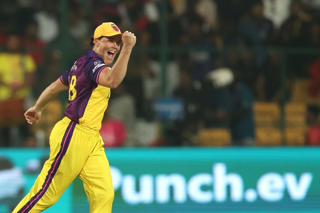 Grace Harris trapped Sophie Devine lbw, Royal Challengers Bangalore vs UP Warriorz, Bengaluru, WPL 2024, February 24, 2024