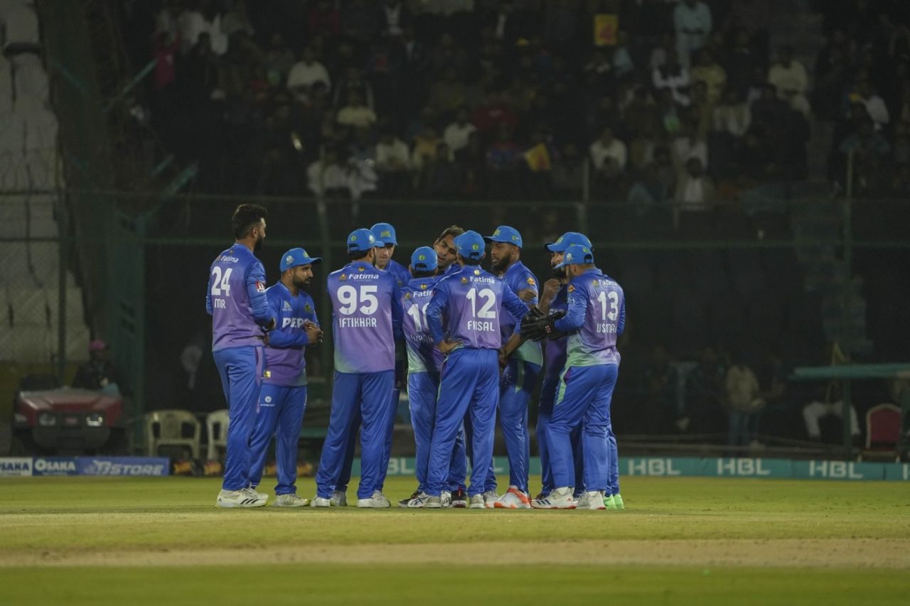 Multan Sultans' players get together, Karachi Kings vs Multan Sultans, PSL 2024, Karachi, March 3, 2024