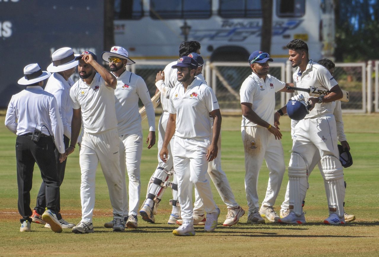 Kuldeep Sen shakes hands with Mumbai's players after TN lost the semi-final inside three days, Mumbai vs Tamil Nadu, semi-final, Bandra Kurla Complex, Ranji Trophy, March 4, 2024