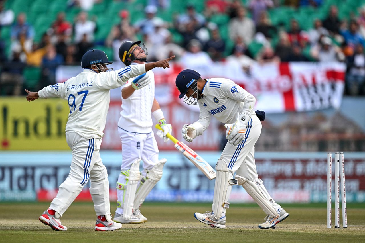 Dhruv Jurel celebrates with team-mate Sarfaraz Khan after he stumps Ollie Pope, India vs England, 5th Test, Dharamsala, 1st day, March 7, 2024