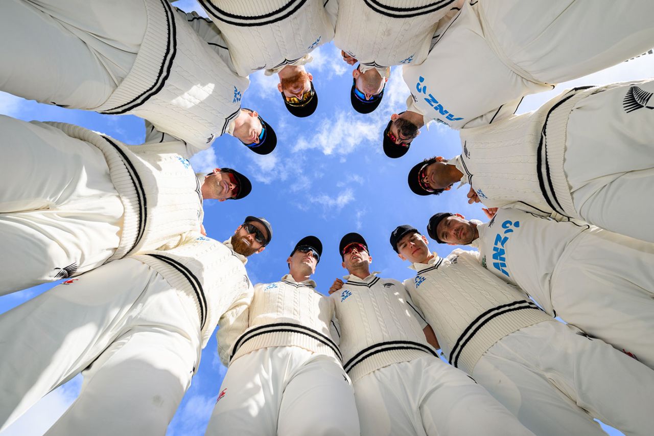 New Zealand huddle before the second day's play, New Zealand vs Australia, 2nd Test, Christchurch, 2nd Day, March 9, 2024