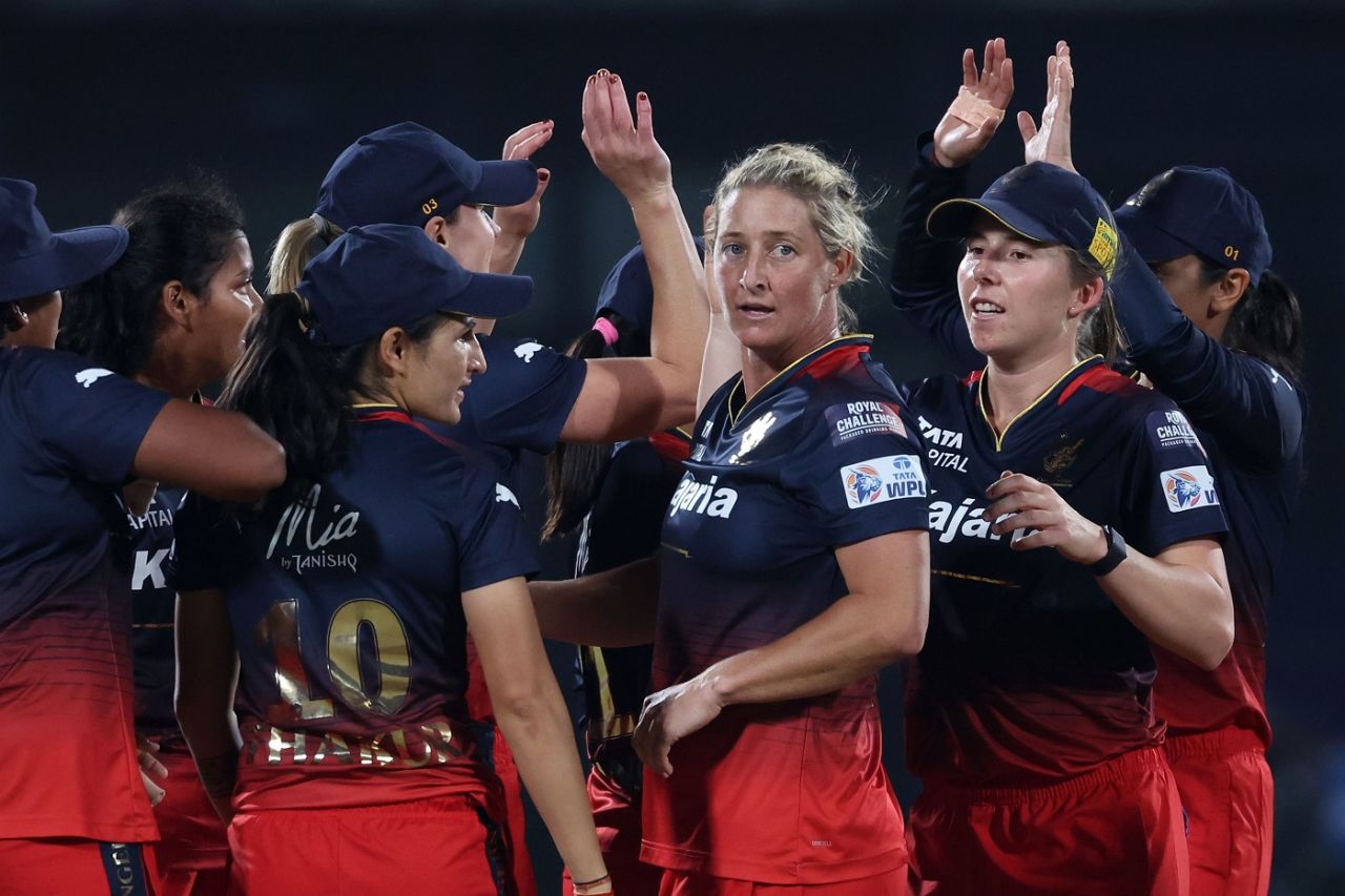 Sophie Devine ended the powerplay with the wicket of Hayley Matthews, Mumbai Indians vs Royal Challengers Bangalore, WPL, Delhi, March 12, 2024