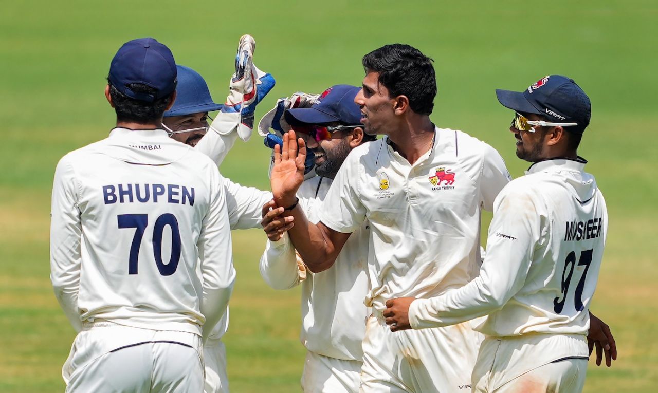 Tanush Kotian celebrates a wicket with Bhupen Lalwani, Musheer Khan and others, Mumbai vs Vidarbha, Ranji Trophy final, 4th day, Mumbai, March 13, 2024