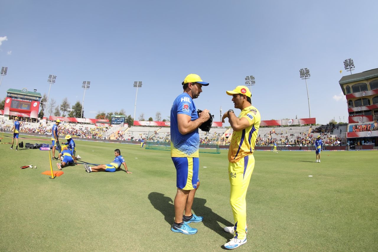 Stephen Fleming and MS Dhoni chat ahead of the game, Kings XI Punjab vs Chennai Super Kings, IPL 2019, Mohali, May 5, 2019