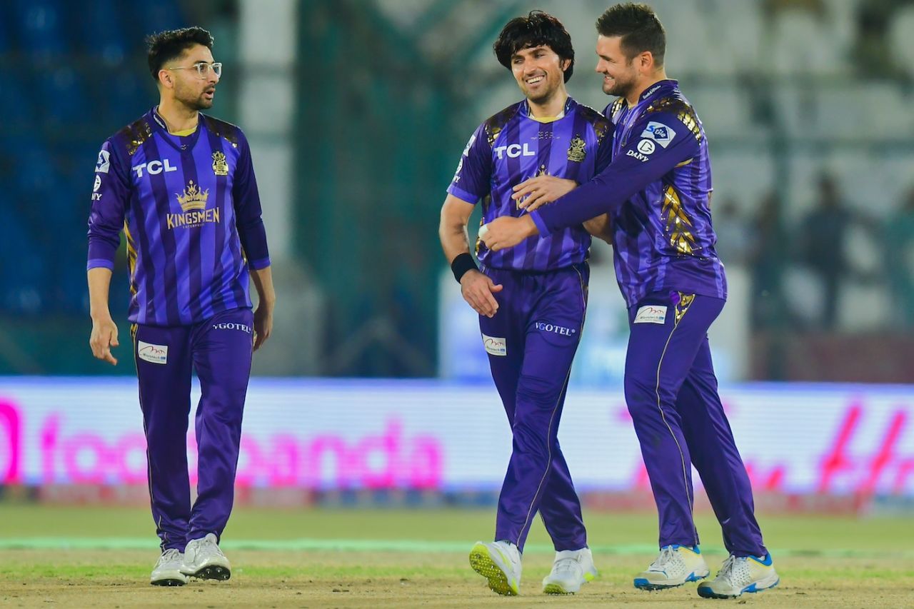 Rilee rossouw and Mohammad Wasim celebrate a wicket, Islamabad United vs Quetta Gladiators, Eliminator, Pakistan Super League (PSL), Karachi, March 15, 2024