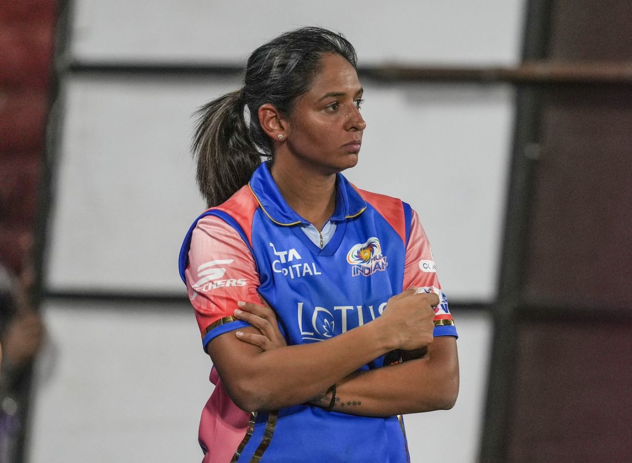 Captain Harmanpreet Kaur wore a dejected look after the loss, Mumbai Indians vs Royal Challengers Bangalore, WPL, Eliminator, Delhi, March 15, 2024