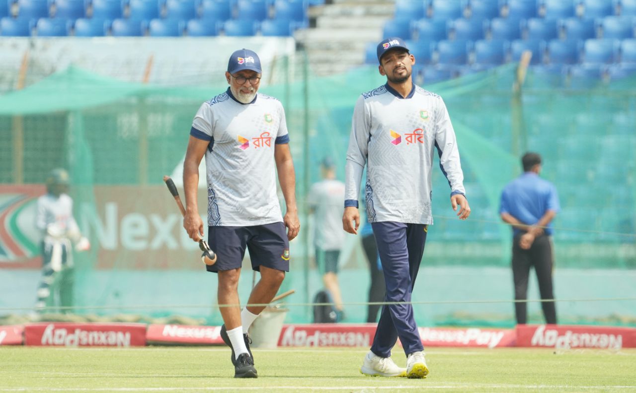Bangladesh coach Chandika Hathurusinghe and captain Najmul Hossain Shanto have a chat, Bangladesh vs Sri Lanka, 3rd ODI, Chattogram, March 17, 2024