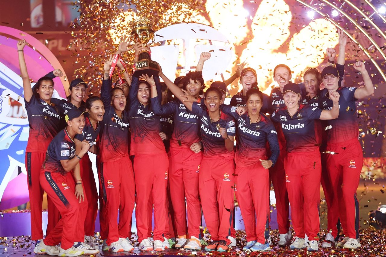 RCB players celebrate their maiden WPL title win, Delhi Capitals vs Royal Challengers Bangalore, final, WPL, Delhi, March 17, 2024