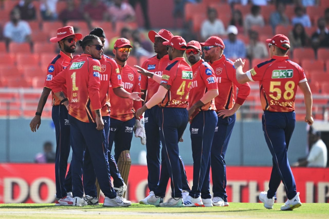 The Kings players celebrate the fall of Mitchell Marsh, Punjab Kings vs Delhi Capitals, IPL 2024, Mullanpur, March 23, 2024