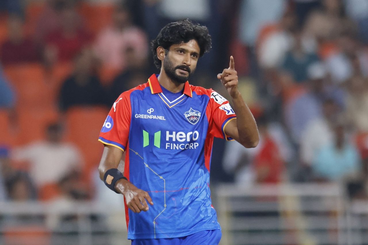 Khaleel Ahmed picked up two wickets in the penultimate over, Punjab Kings vs Delhi Capitals, IPL 2024, Mullanpur, March 23, 2024