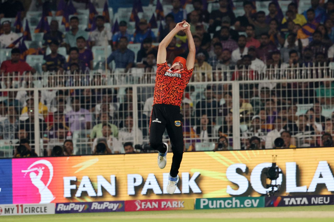 Pat Cummins took a fine catch to send Shreyas Iyer back for a duck, Kolkata Knight Riders vs Sunrisers Hyderabad, IPL 2024, Kolkata, March 23, 2024