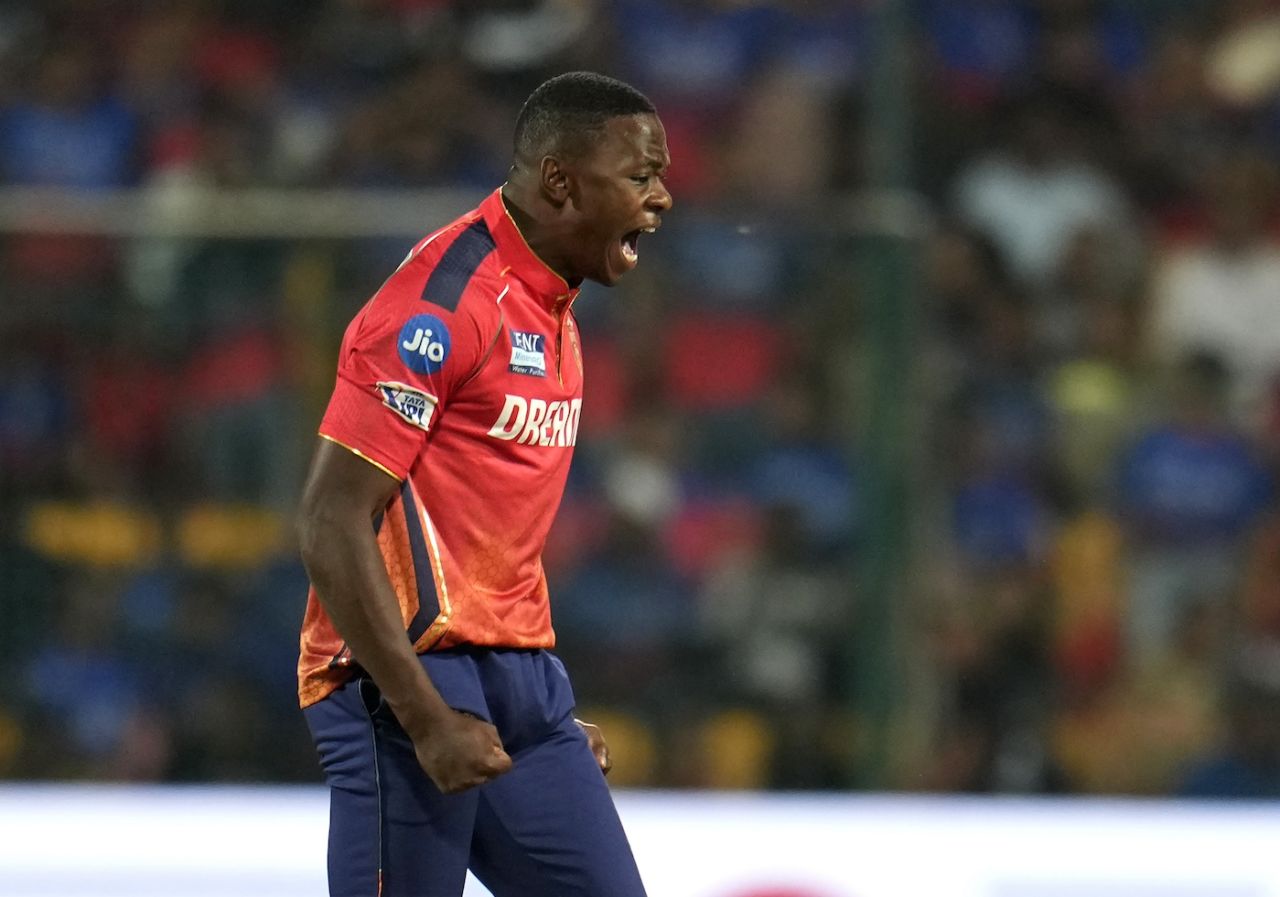 Kagiso Rabada picked up the first wicket of the chase, Royal Challengers Bengaluru vs Punjab Kings, IPL 2024, Bengaluru, March 25, 2024