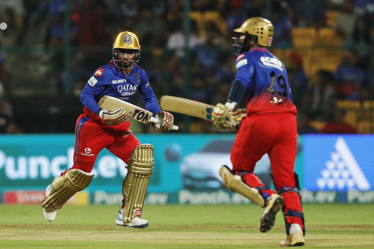 After Virat Kohli's fall, RCB's hopes rested on Mahipal Lomror and Dinesh Karthik, Royal Challengers Bengaluru vs Punjab Kings, IPL 2024, Bengaluru, March 25, 2024