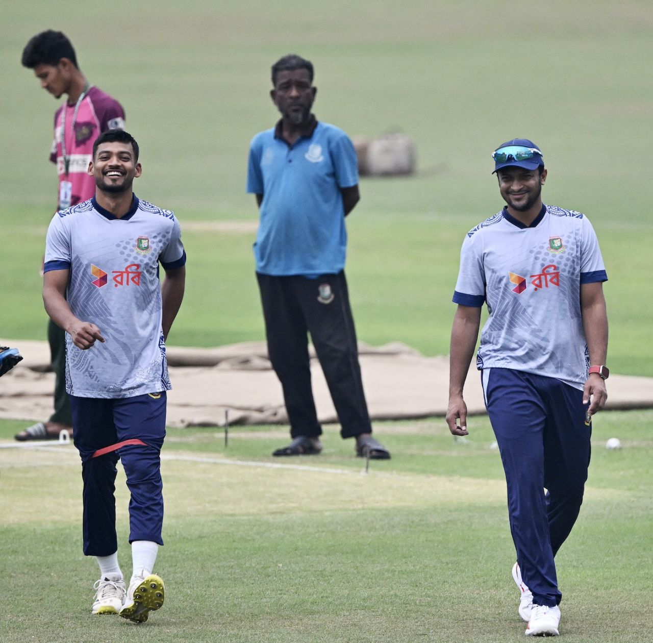 Najmul Hossain Shanto and Shakib Al Hasan look pretty pleased with everything, Bangladesh vs Sri Lanka, 2nd Test, Chattogram, March 29, 2024