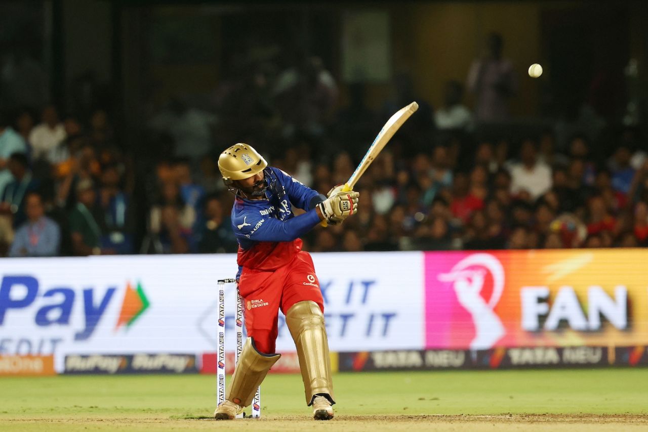 Dinesh Karthik belted some boundaries at the end, Royal Challengers Bengaluru vs Kolkata Knight Riders, IPL 2024, Bengaluru, March 29, 2024