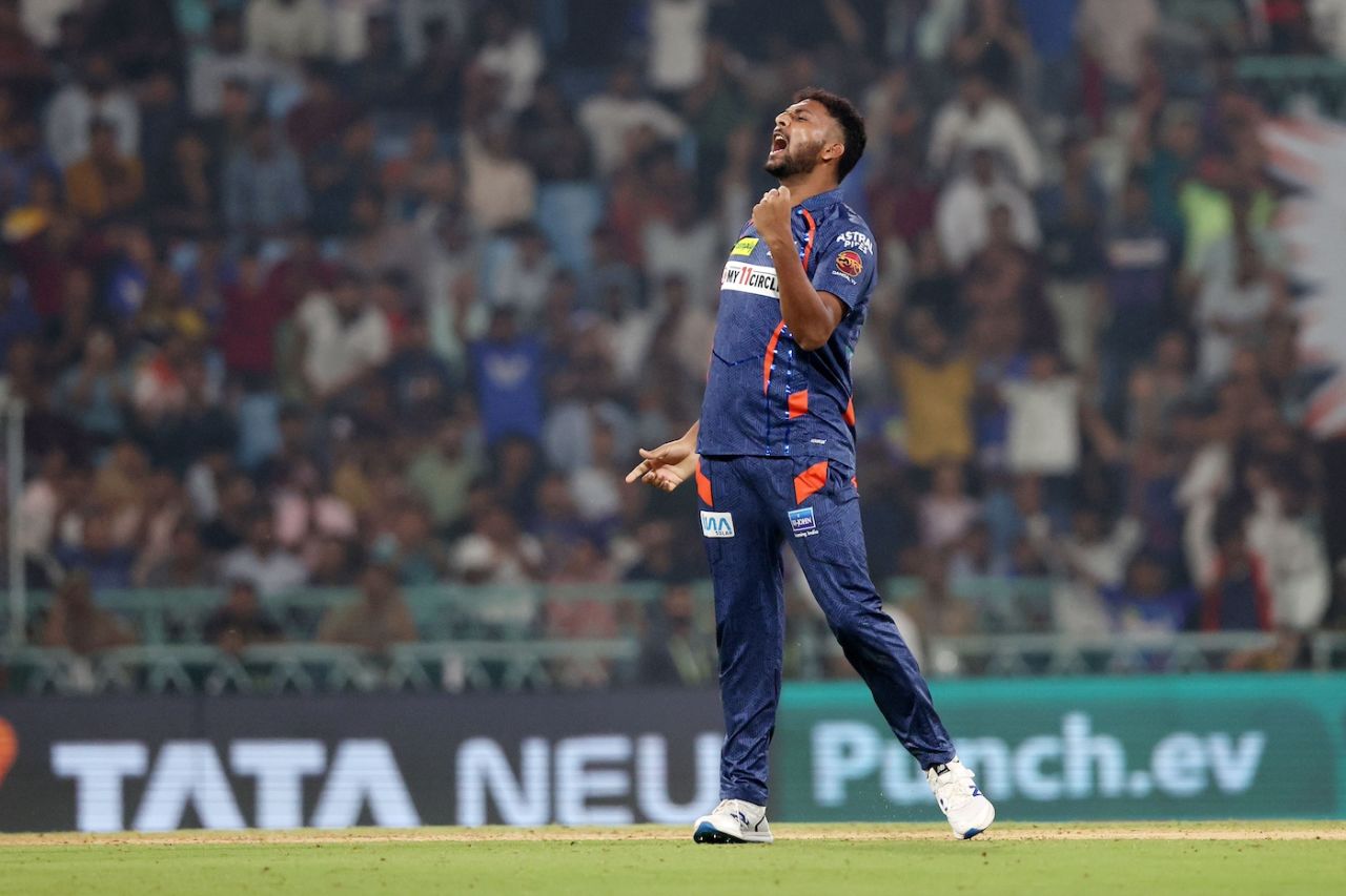 Mohsin Khan celebrates Shikhar Dhawan's wicket, Lucknow Super Giants vs Punjab Kings, IPL 2024, Lucknow, March 30, 2024