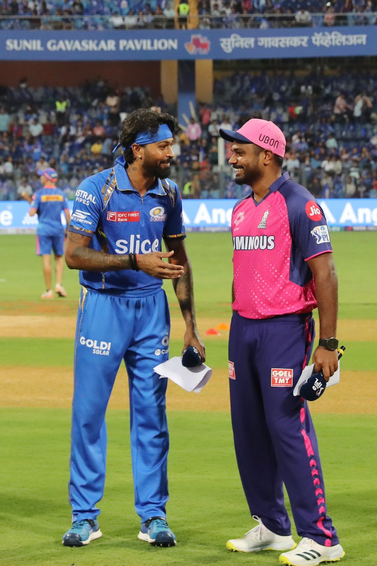 Hardik Pandya and Sanju Samson at the toss, Mumbai Indians vs Rajasthan Royals, IPL 2024, Mumbai, April 1, 2024