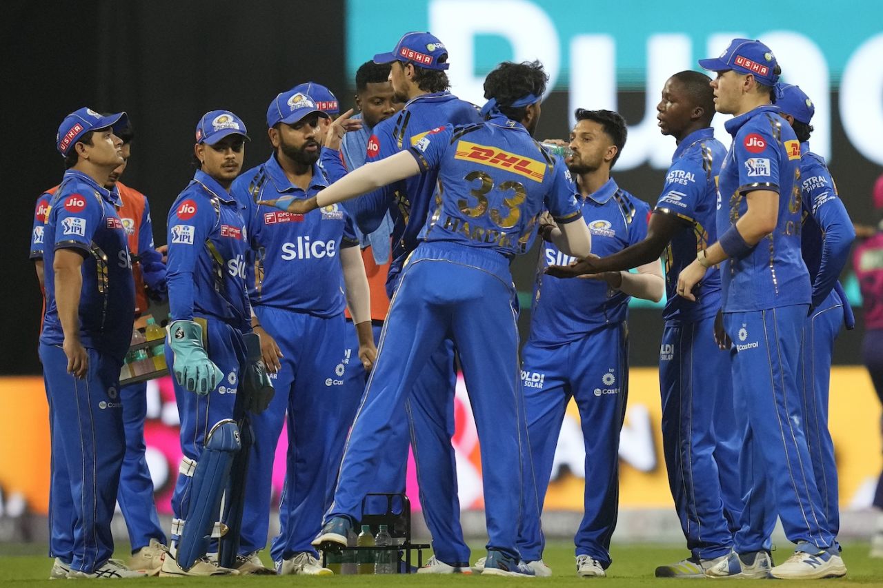Mumbai Indians needed quick wickets after putting up a low score, and got them, Mumbai Indians vs Rajasthan Royals, IPL 2024, Mumbai, April 1, 2024