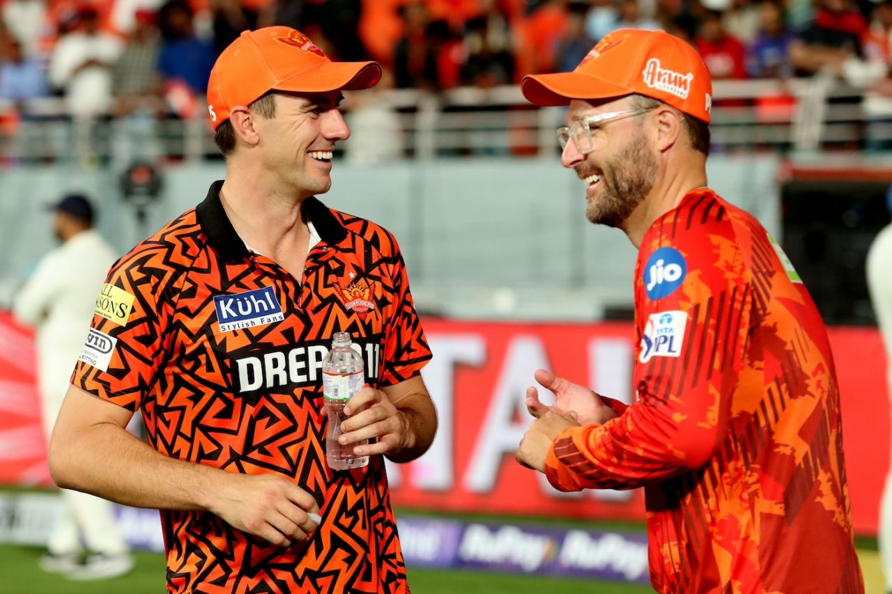 Pat Cummins catches up with head coach Daniel Vettori after the slim win, Punjab Kings vs Sunrisers Hyderabad, IPL 2024, Mullanpur, April 9, 2024